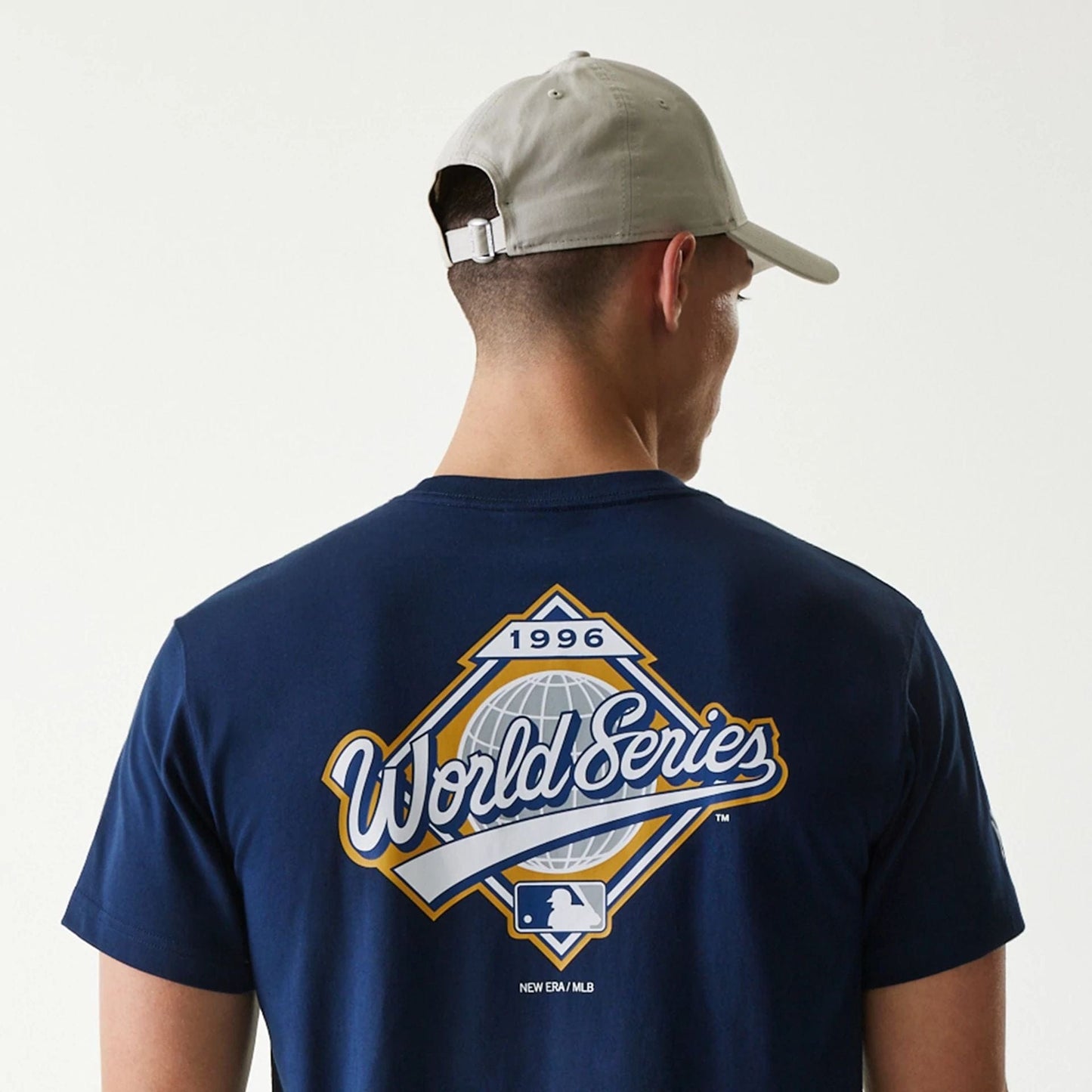 The Male model is wearing New York Yankees MLB 59FIFTY Pack Cloud Blue T-Shirt 4