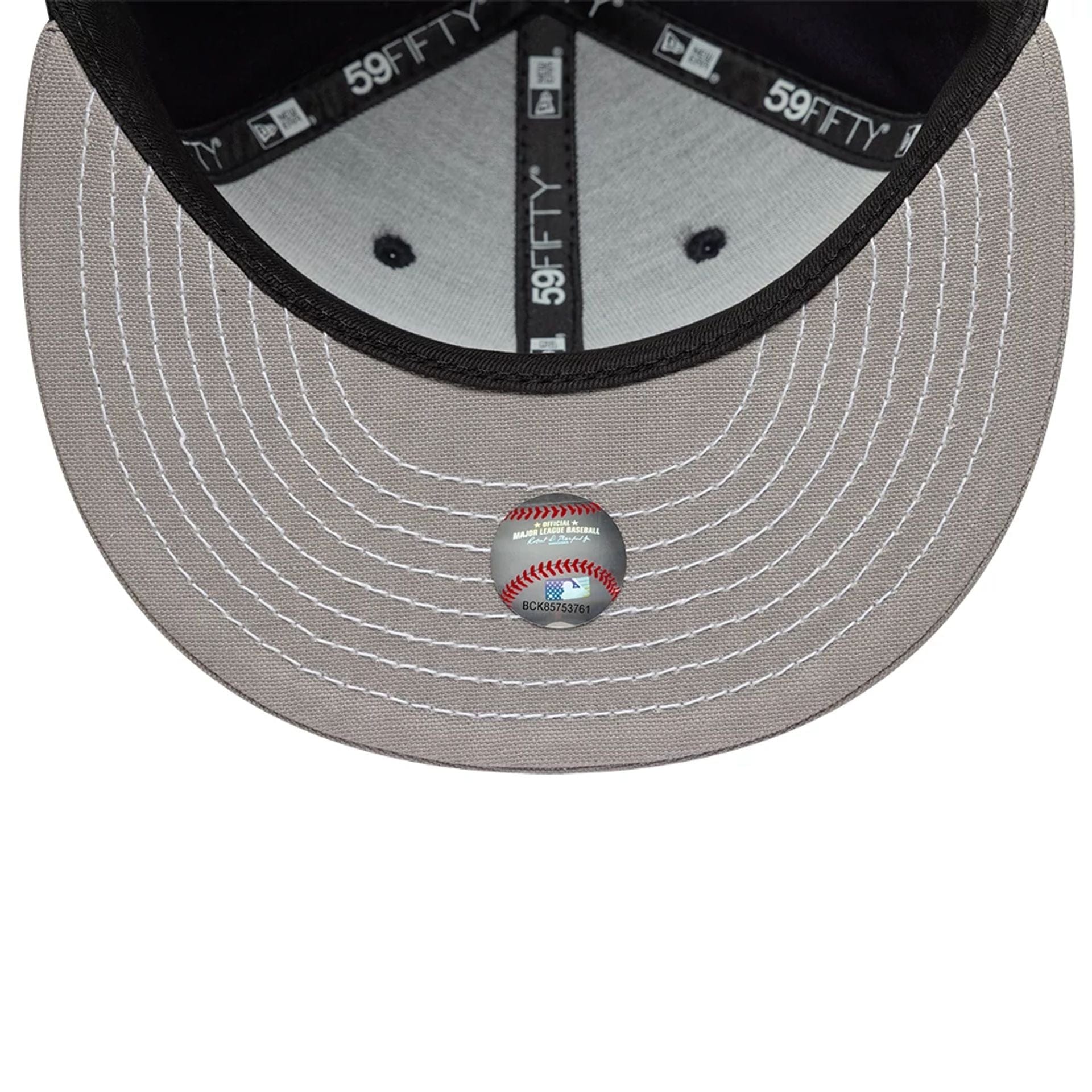 This is a New York Yankees MLB Duck Series Navy 59FIFTY Fitted Cap 2