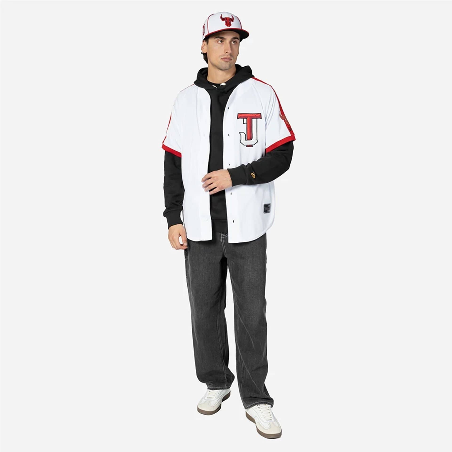 The Male model is wearing Tijuana Toros Mexico LMB On Field White On-Field Jersey 4