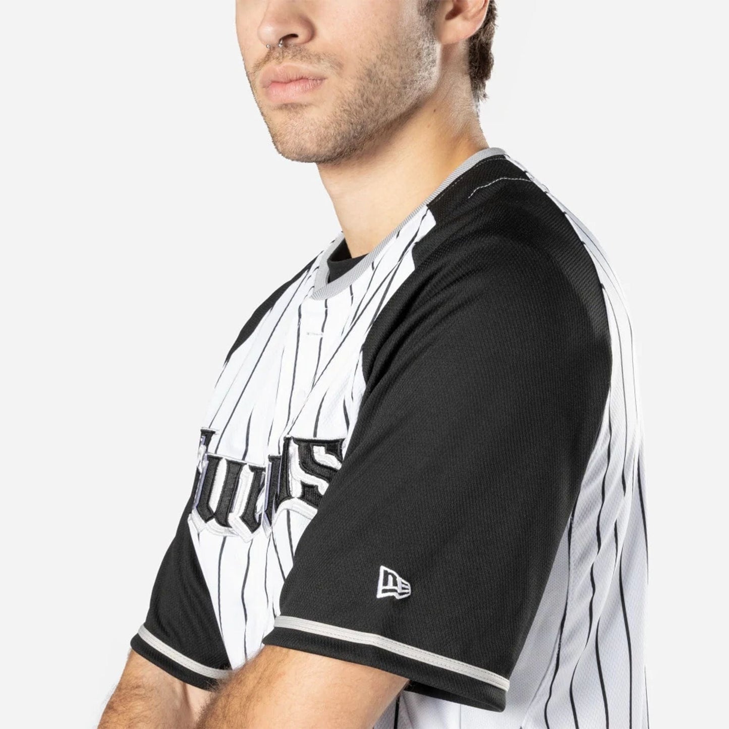 The Male model is wearing Oaxaca Guerreros Mexico LMB On Field White On-Field Jersey 5