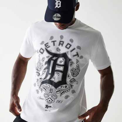 The Male model is wearing Detroit Tigers MLB Paisley White Oversized T-Shirt 3