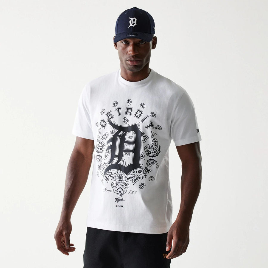 The Male model is wearing Detroit Tigers MLB Paisley White Oversized T-Shirt 1