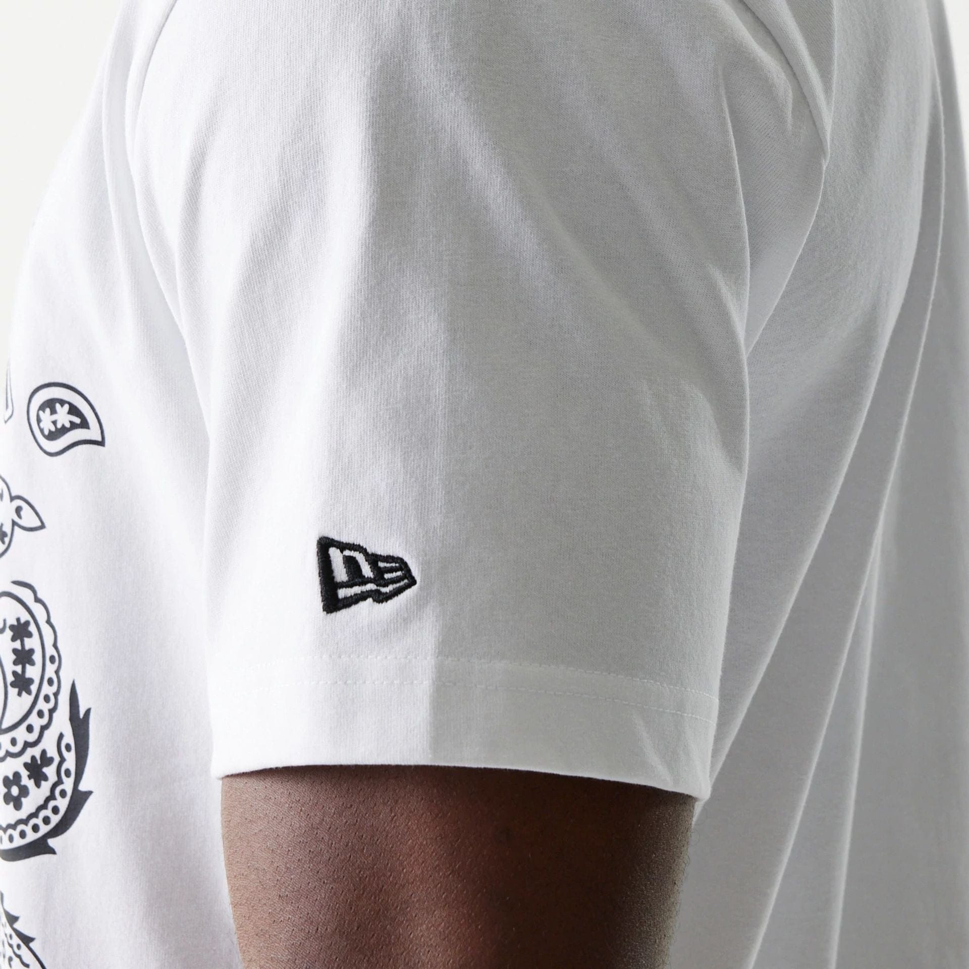 The Male model is wearing Detroit Tigers MLB Paisley White Oversized T-Shirt 6