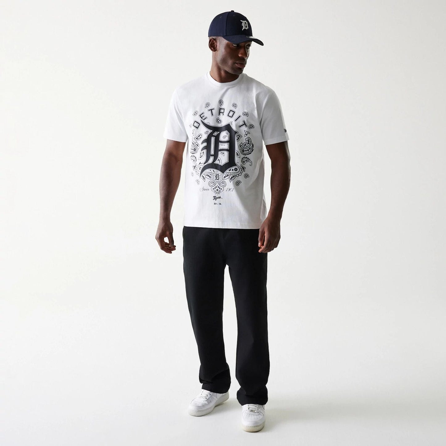 The Male model is wearing Detroit Tigers MLB Paisley White Oversized T-Shirt 7