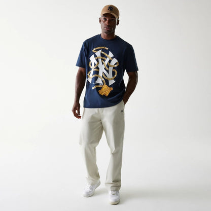 The Male model is wearing New York Yankees MLB Chain Navy Oversized T-Shirt 7