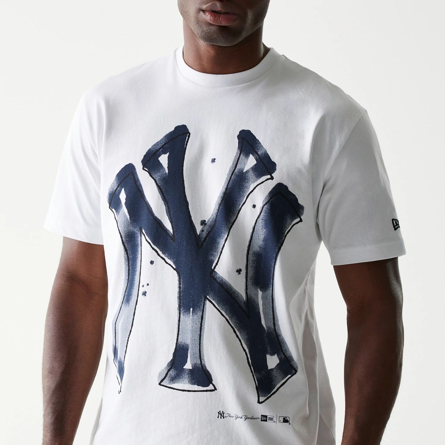 The Male model is wearing New York Yankees MLB Paint White Oversized T-Shirt 3
