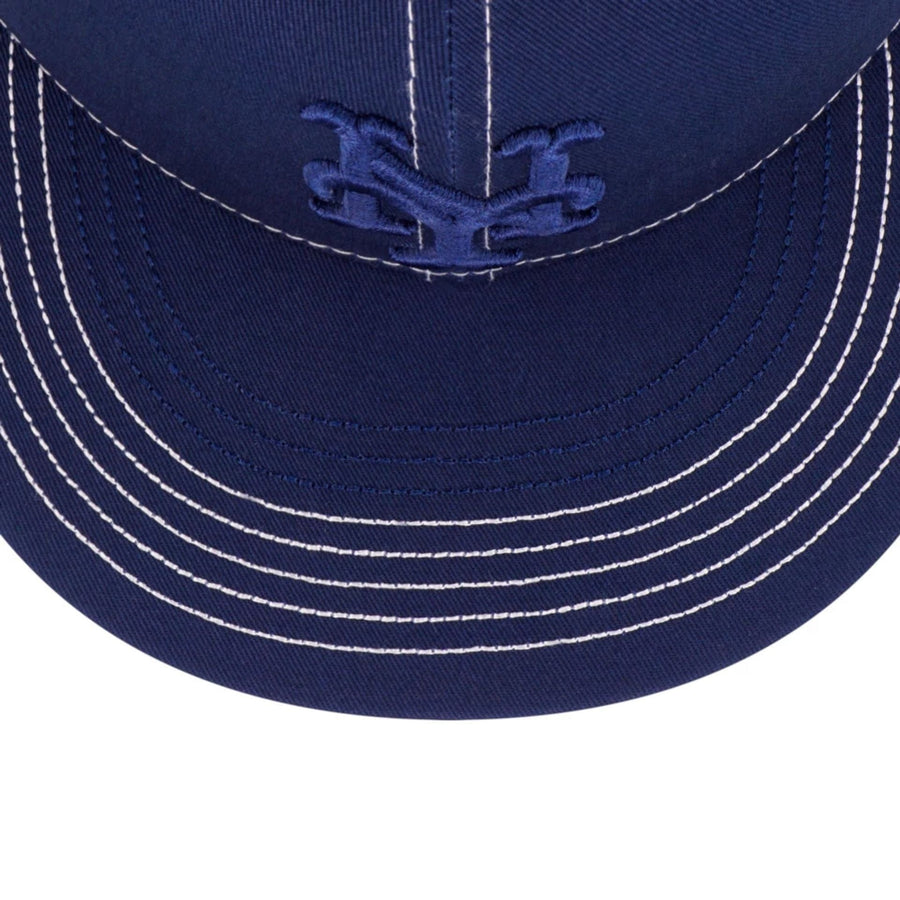 Pictured is this MLB Contrast Stitching New York Mets 9FIFTY Snapback cap in dark blue. 4
