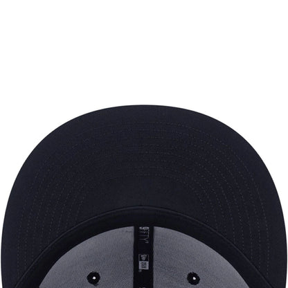Pictured is this MLB Contrast Stitching LA Dodgers 9FIFTY Snapback cap in black. 6
