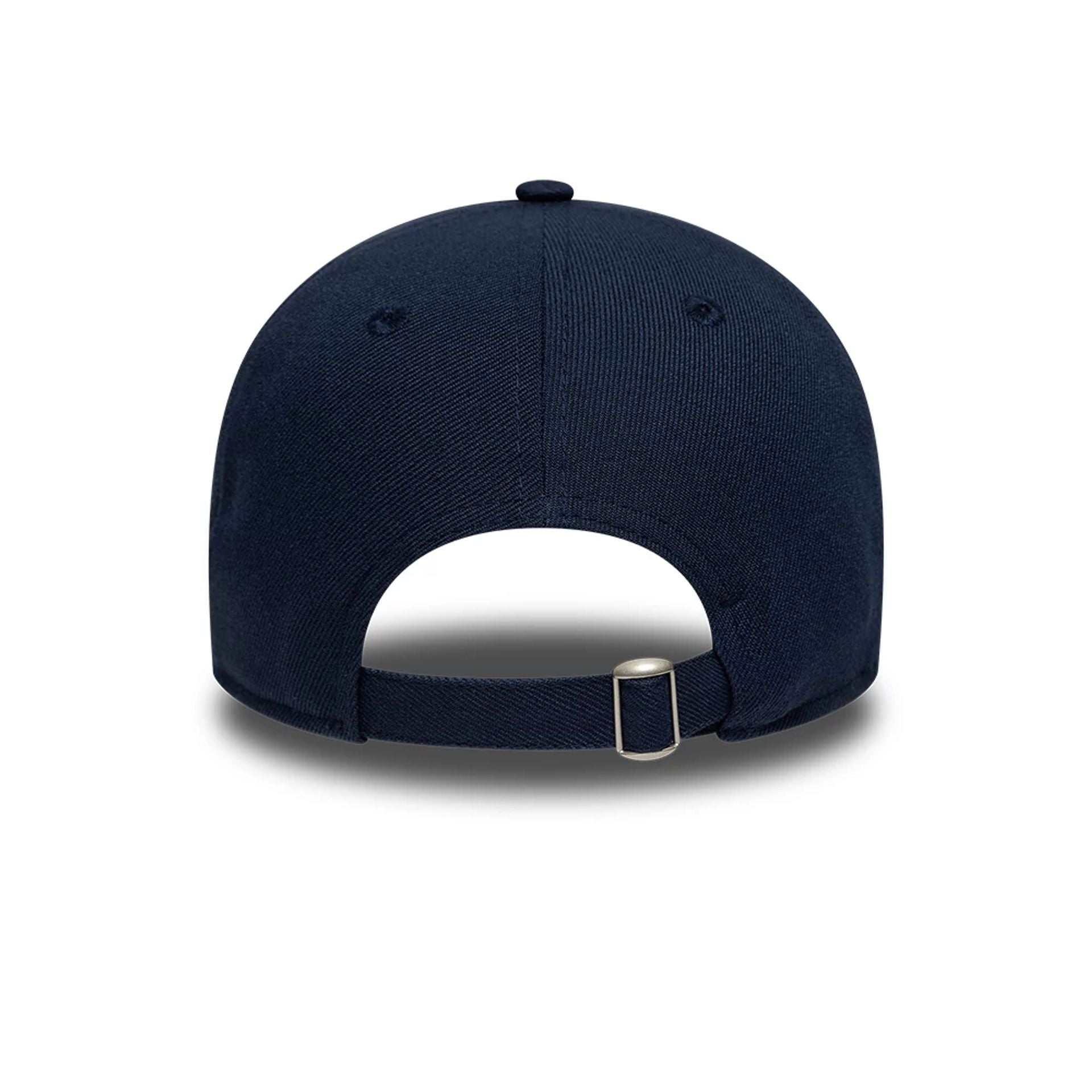 Pictured is this MLB League Mix New York Yankees 9FORTY cap in dark blue. 6