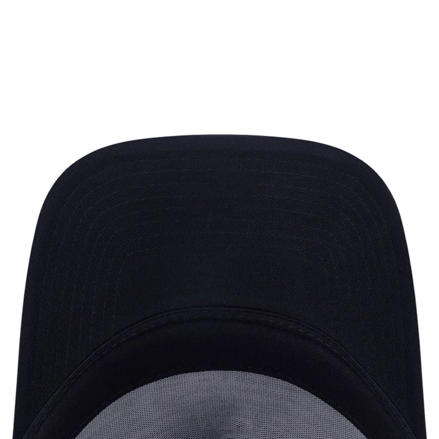 Pictured is this MLB Christmas Pack Chicago White Sox 9FORTY A-Frame cap in black. 5