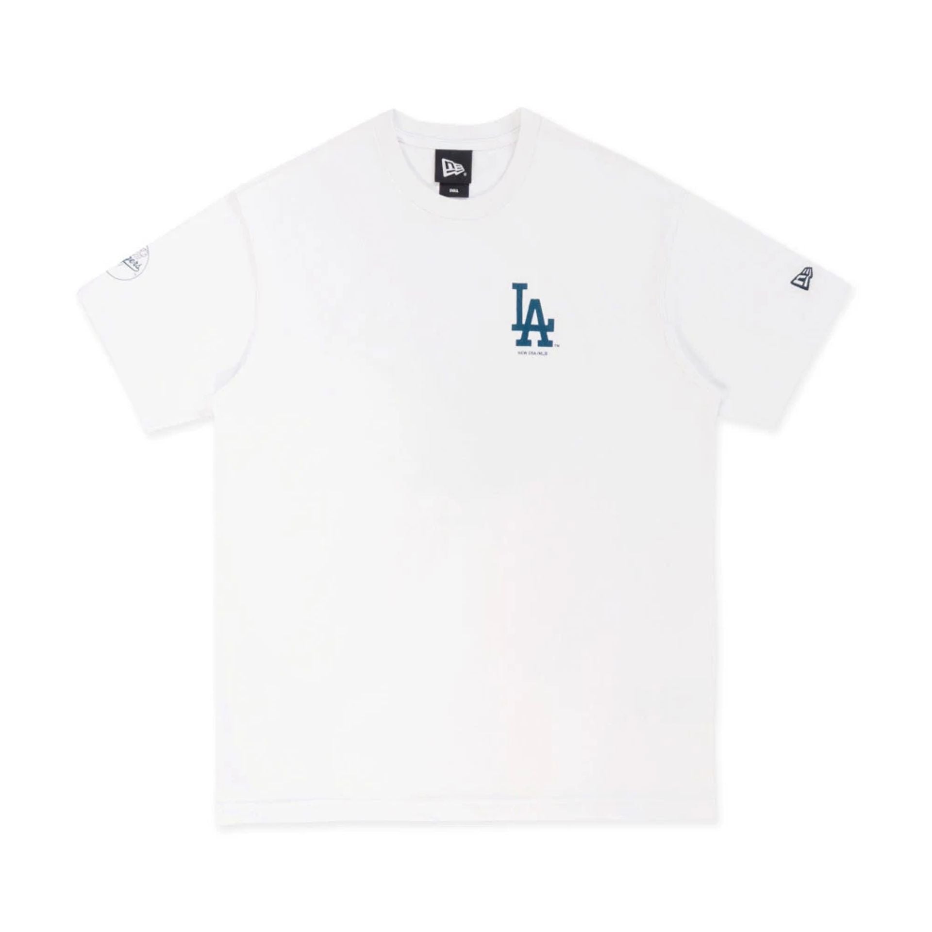 The model is wearing this MLB Forest Pack LA Dodgers T-Shirt in white. 1