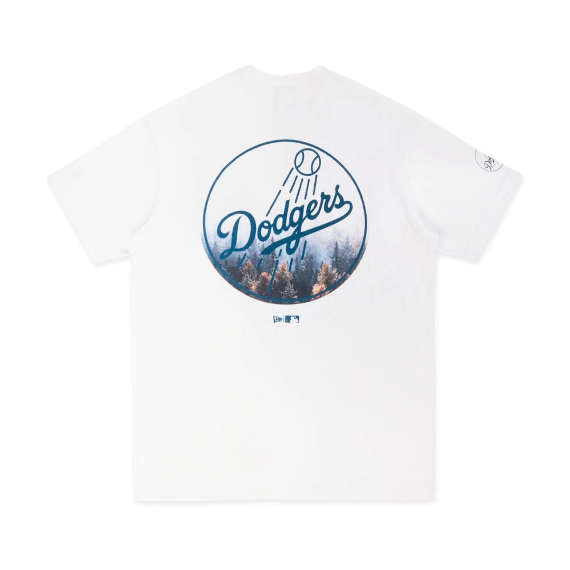 The model is wearing this MLB Forest Pack LA Dodgers T-Shirt in white. 2
