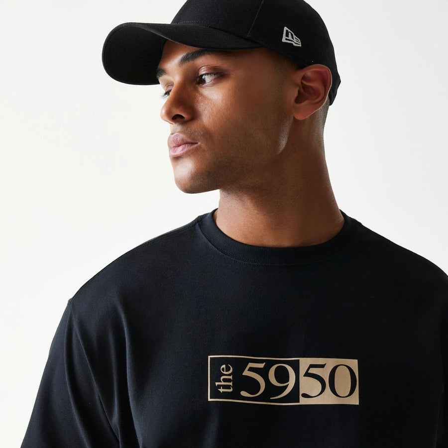 The Male model is wearing Split Panel 59FIFTY Fitted Cap Description Black T-Shirt 4