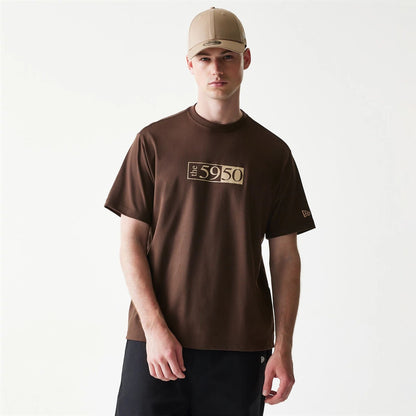 The Male model is wearing Low Profile 59FIFTY Fitted Cap Description Brown T-Shirt 1