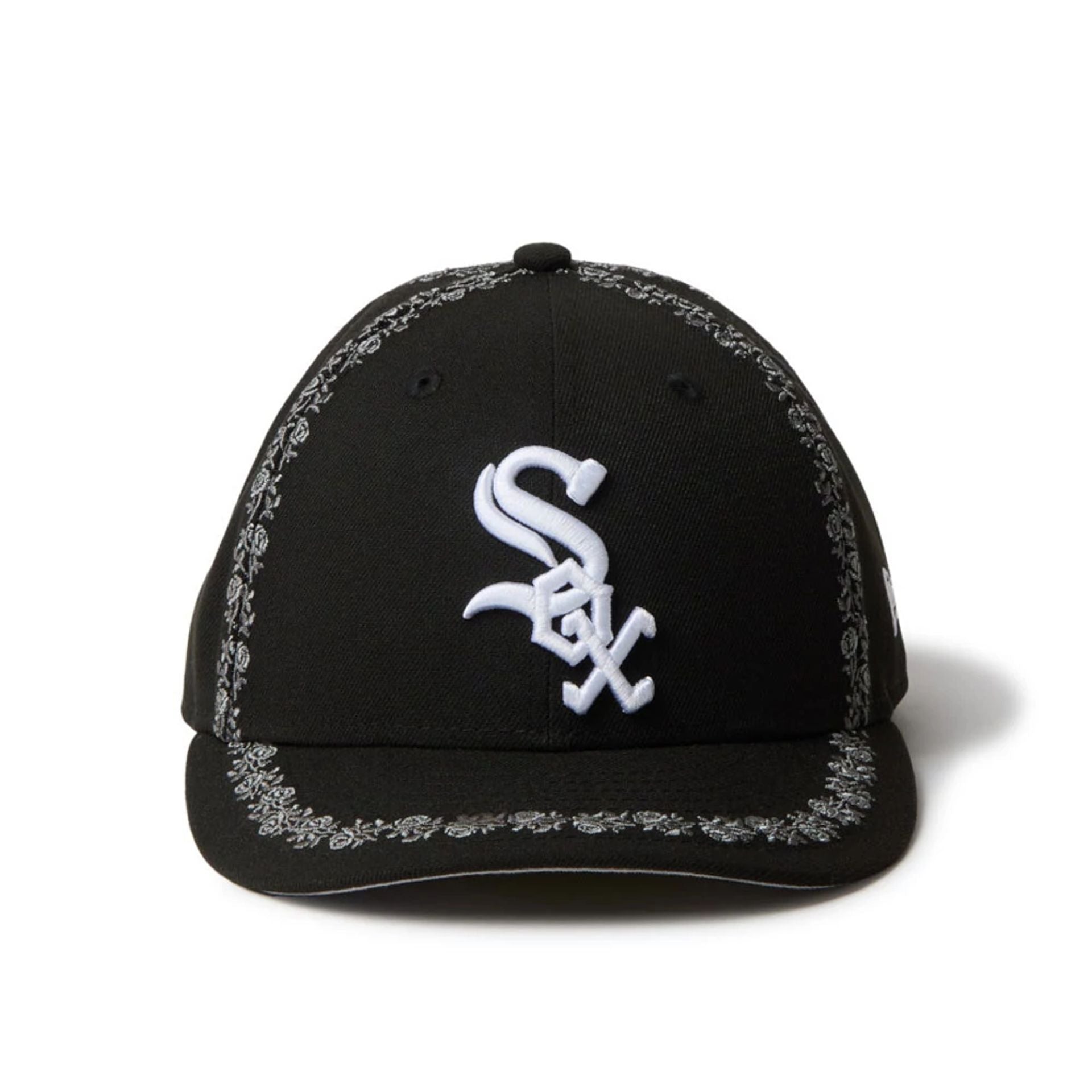 This is a Chicago White Sox MLB Rose Emblem Black Low Profile 59FIFTY Fitted Cap 2