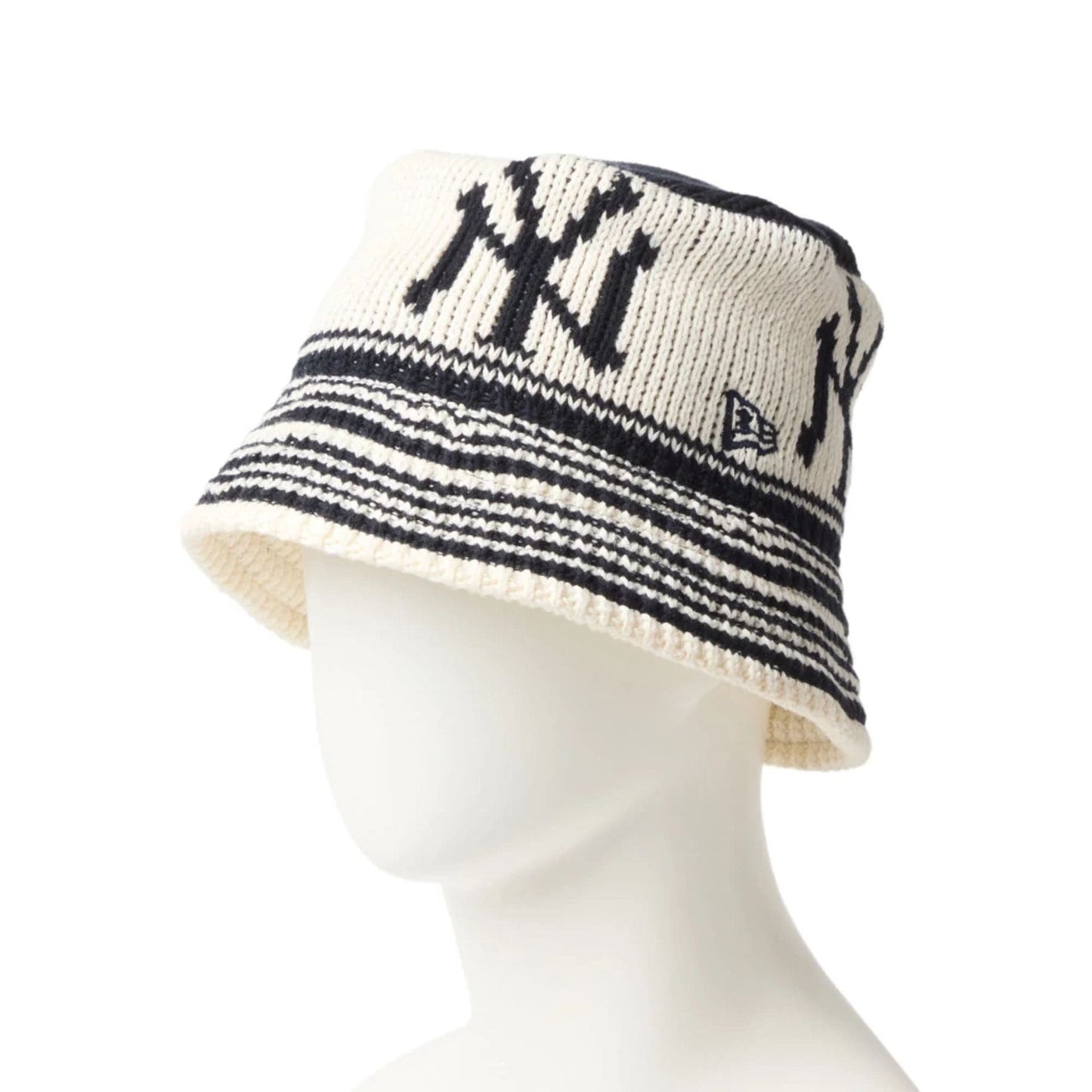 This is a New York Yankees MLB Knit Cream Bucket Hat 1