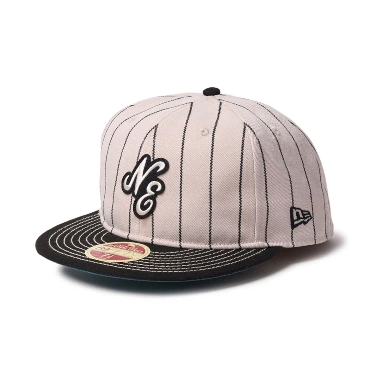 This is a New Era Heritage Stripe Black 59FIFTY Fitted Cap 1