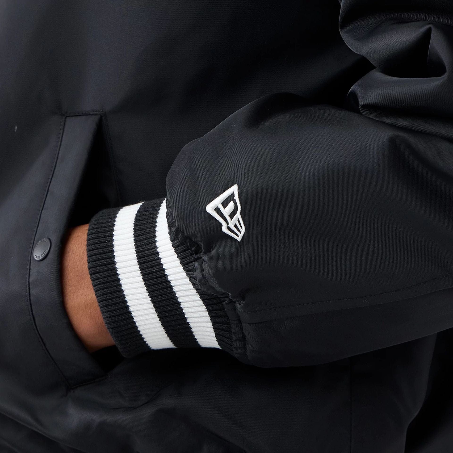 The Male model is wearing Chicago White Sox MLB Authentic Black Stadium Jacket  6