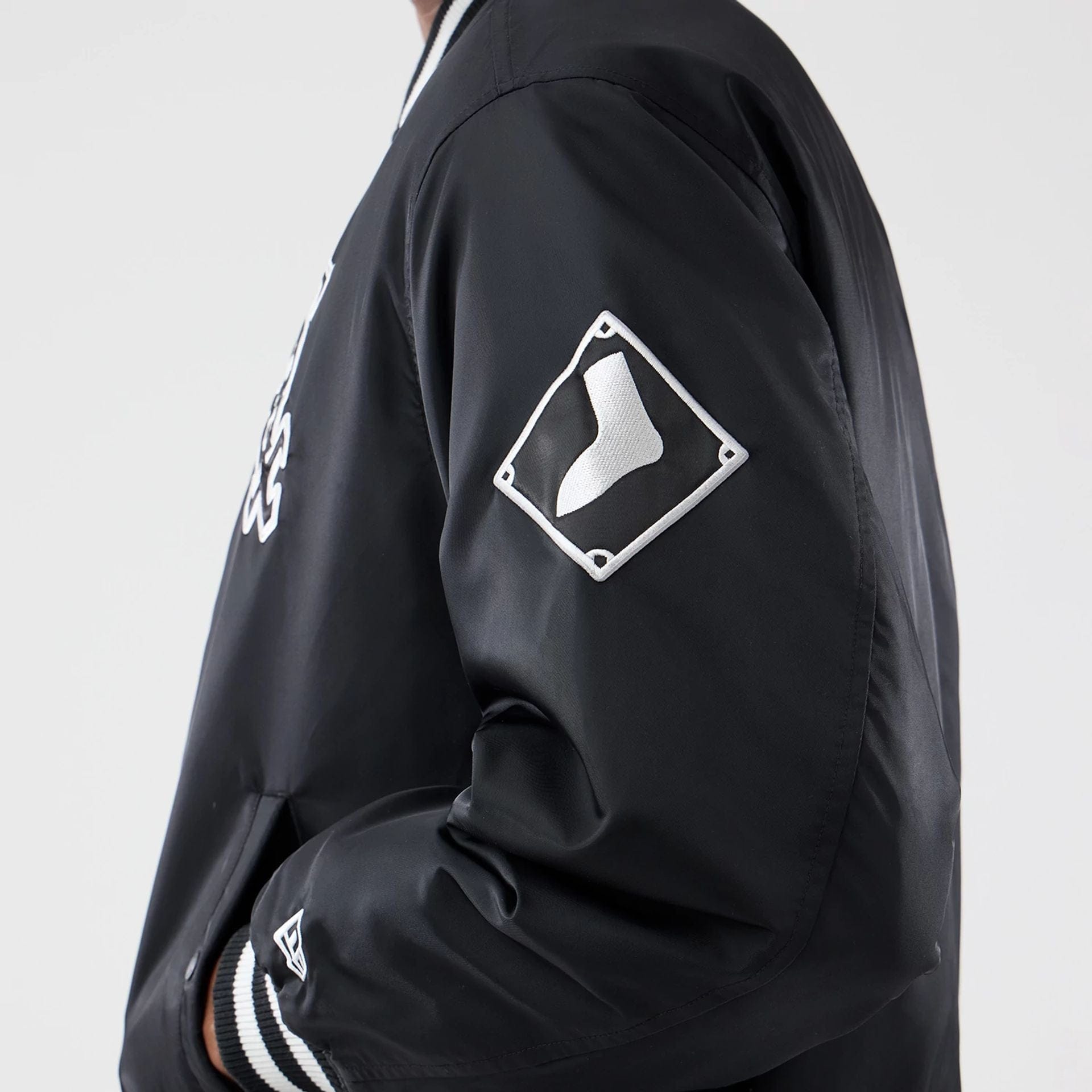 The Male model is wearing Chicago White Sox MLB Authentic Black Stadium Jacket  4