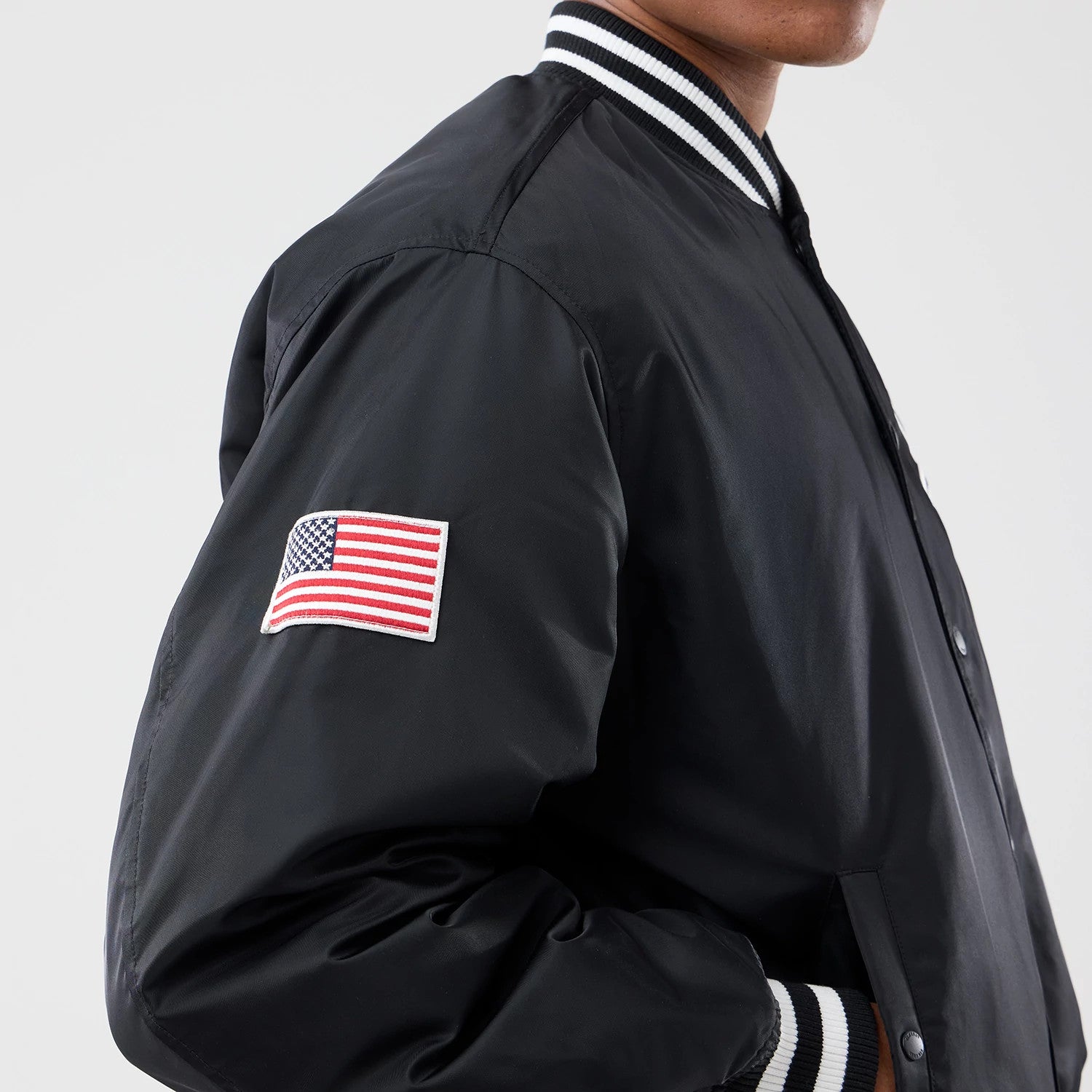 The Male model is wearing Chicago White Sox MLB Authentic Black Stadium Jacket 5