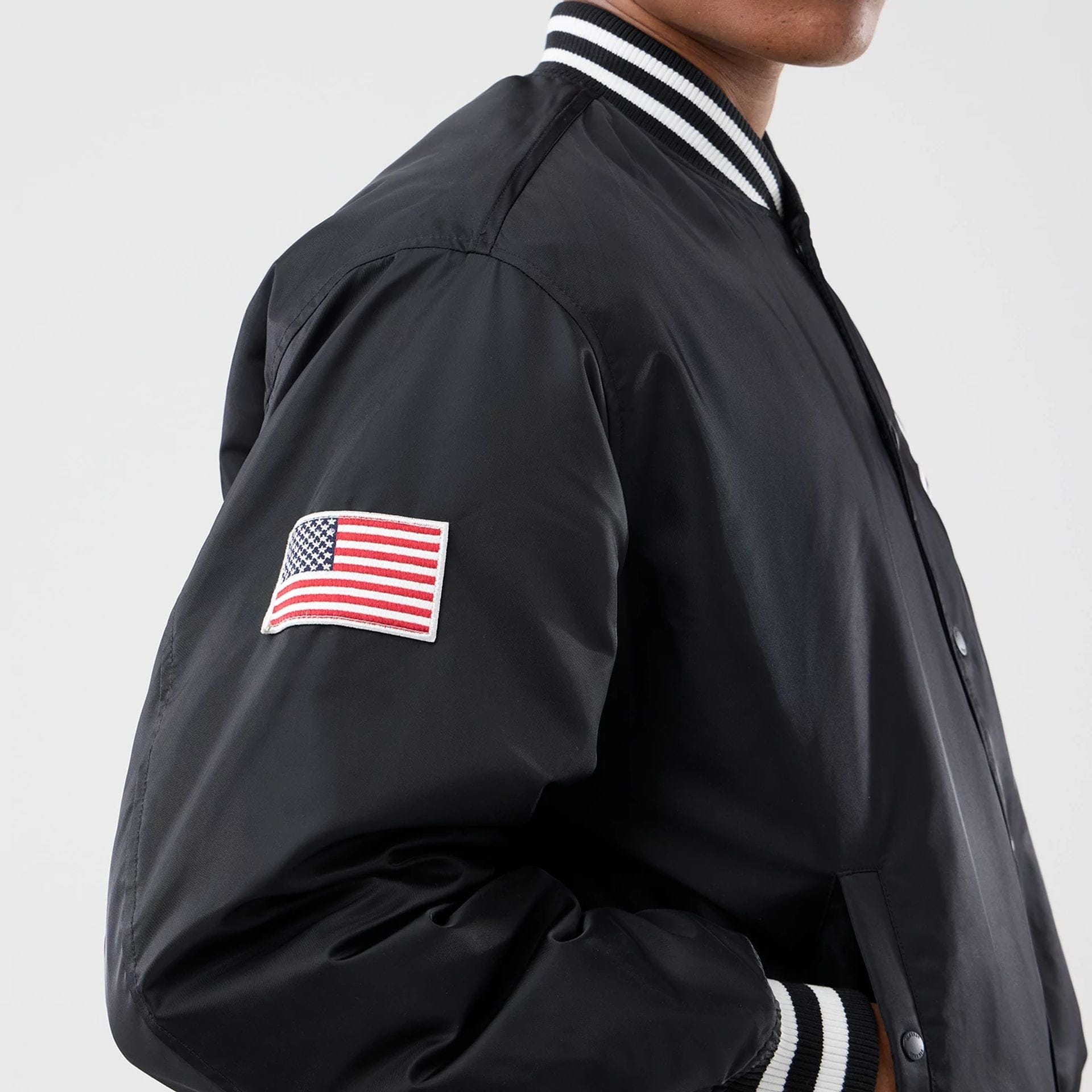 The Male model is wearing Chicago White Sox MLB Authentic Black Stadium Jacket  5