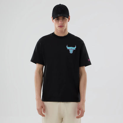 The model is wearing this NBA Neon Light Chicago Bulls T-Shirt in black. 1