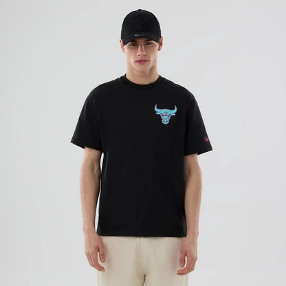 The model is wearing this NBA Neon Light Chicago Bulls T-Shirt in black. 1