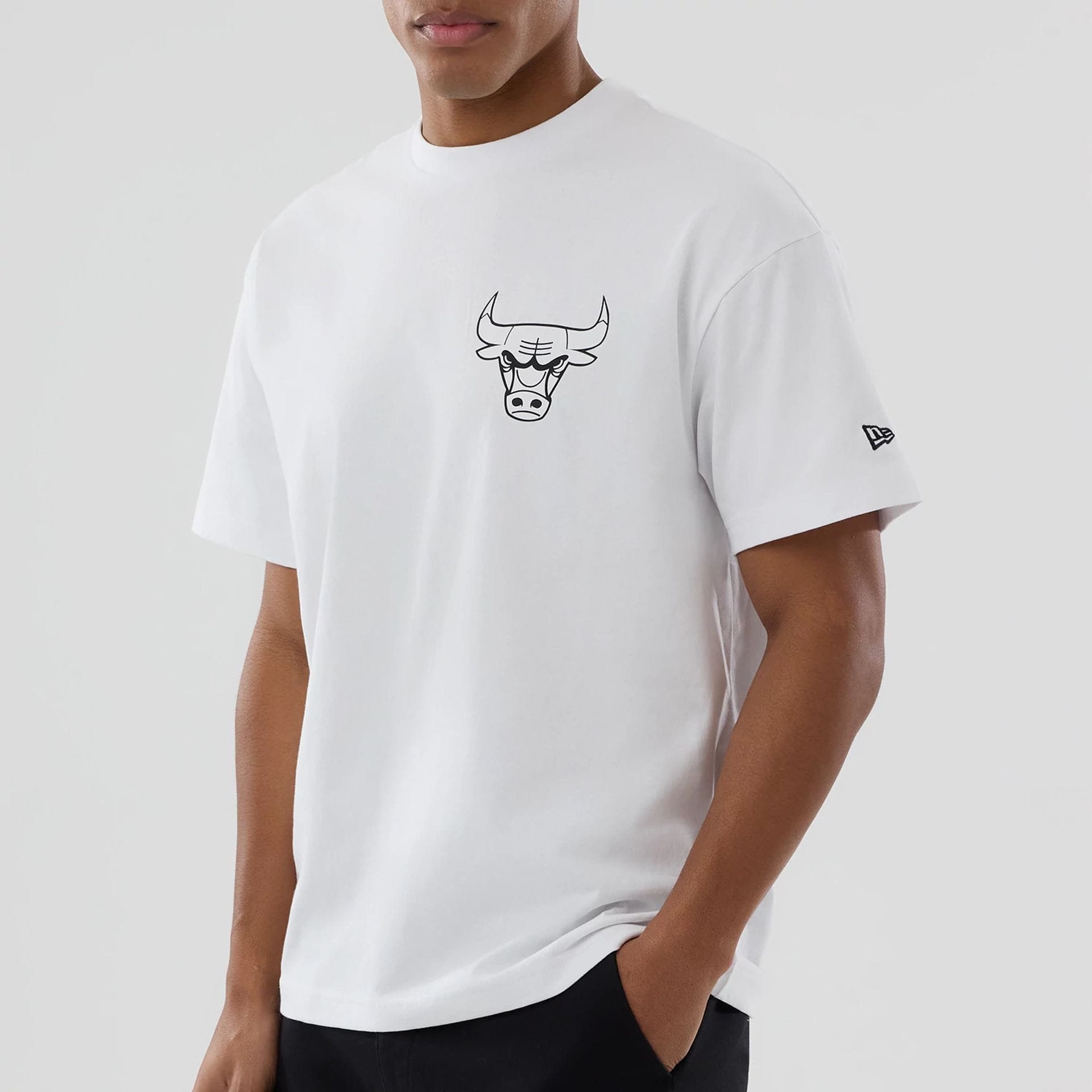 The model is wearing this NBA World Chicago Bulls T-Shirt in white. 7