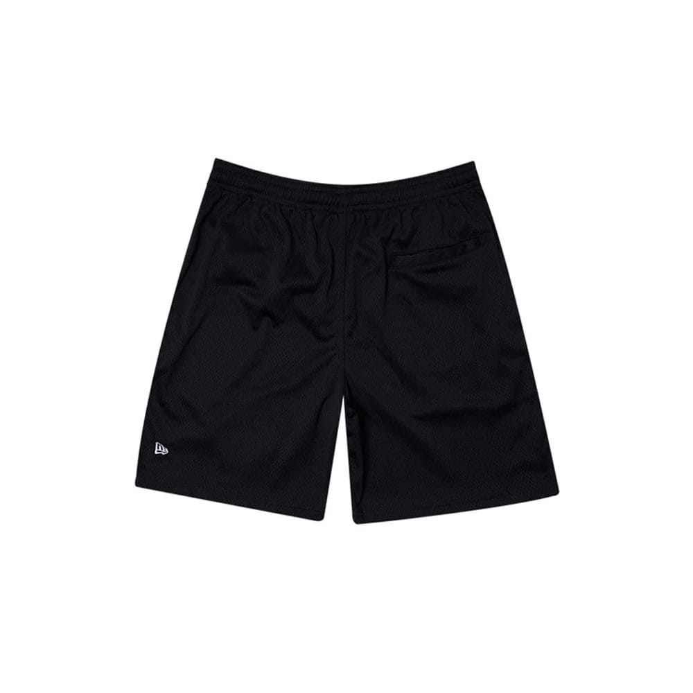 The model is wearing these NBA Mesh Chicago Bulls Oversized Shorts in black. 2