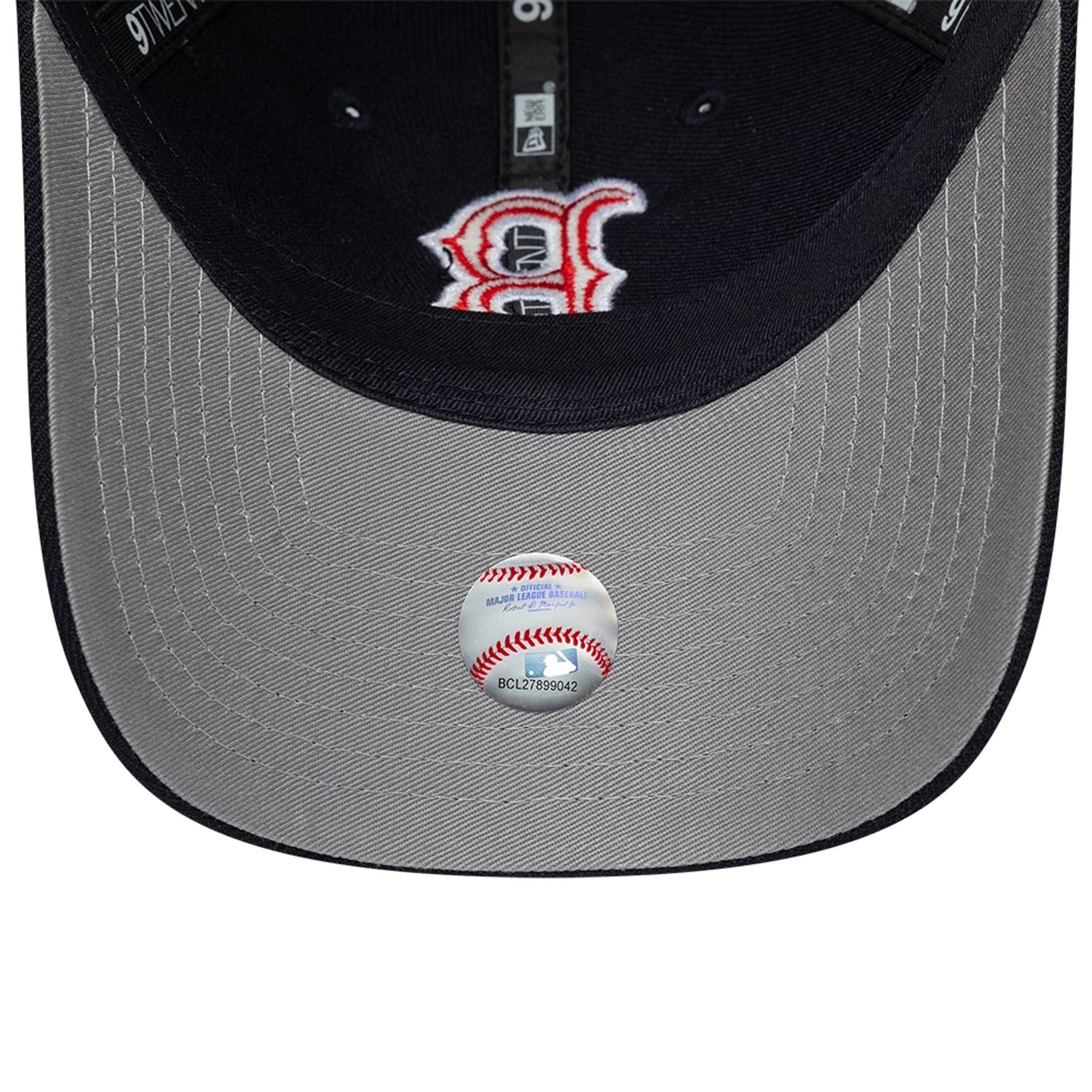 Pictured is this MLB Wool Boston Red Sox 9TWENTY Adjustable cap in navy. 2