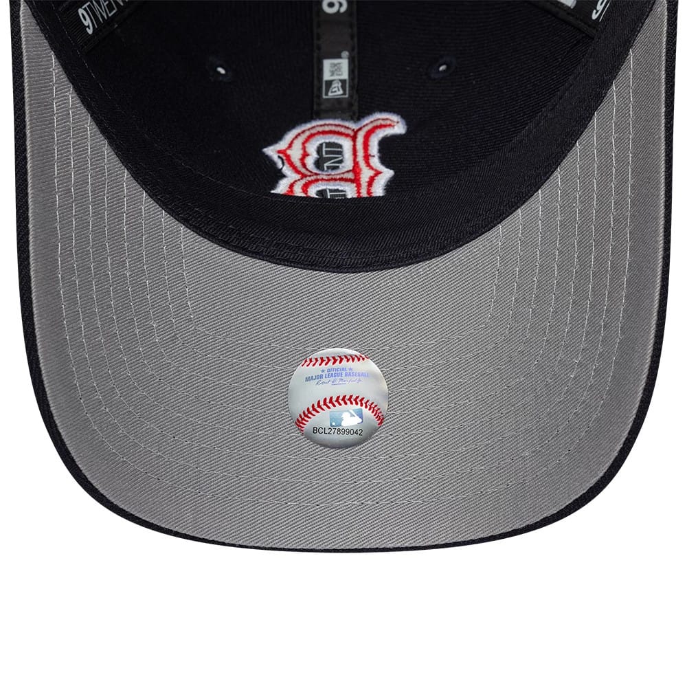 Pictured is this MLB Wool Boston Red Sox 9TWENTY Adjustable cap in navy. 2