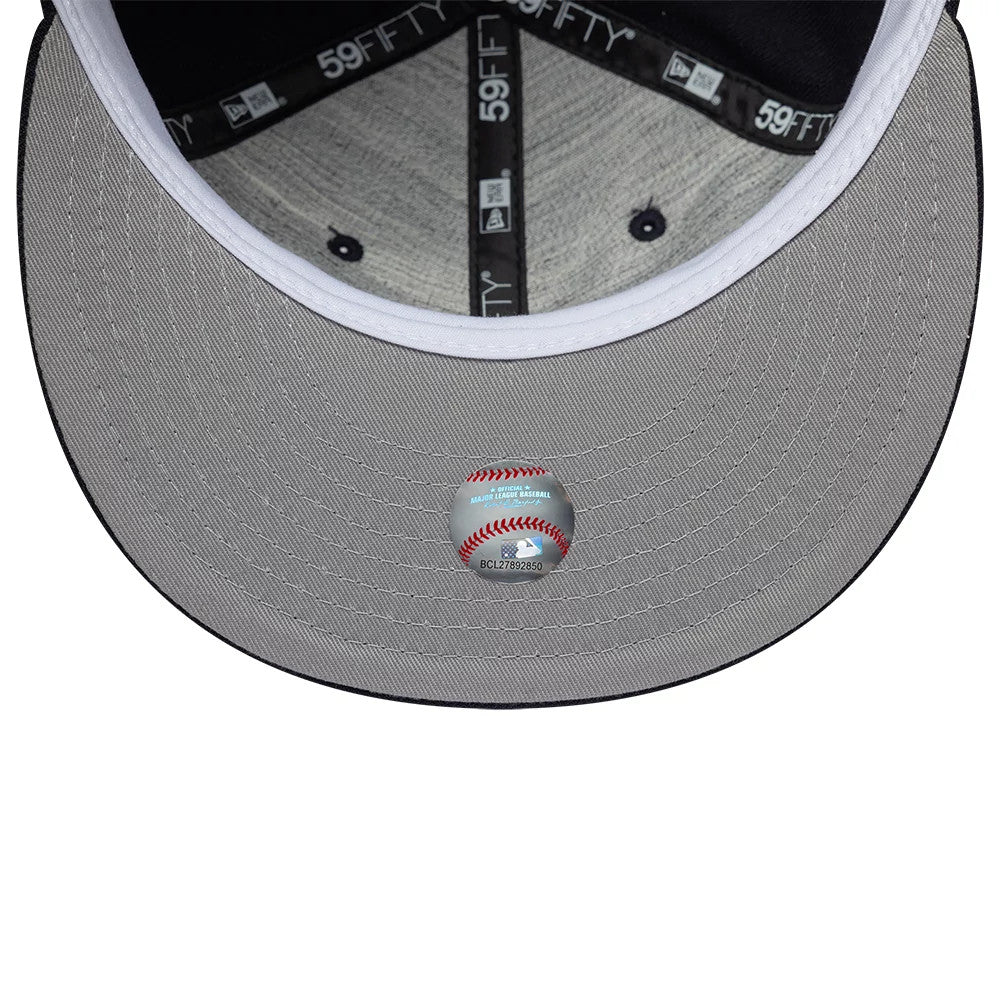 Pictured is this MLB Soft Buckram New York Yankees 59FIFTY Fitted cap in navy. 2