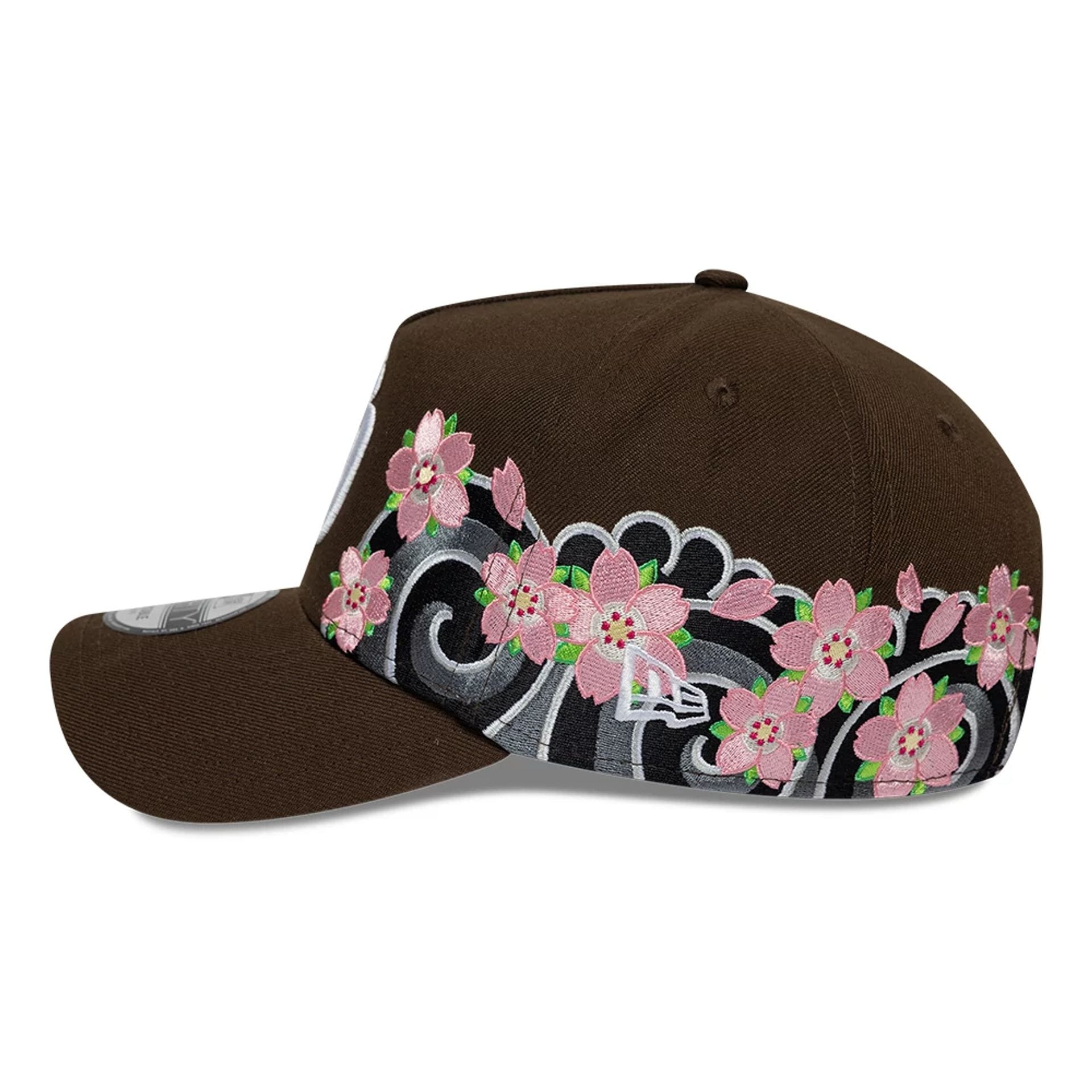 Pictured is this MLB Sakura San Diego Padres 9FORTY A-Frame cap in dark brown. 4