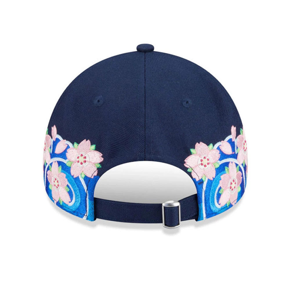 Pictured is this MLB Sakura New York Yankees 9FORTY A-Frame cap in dark blue. 4
