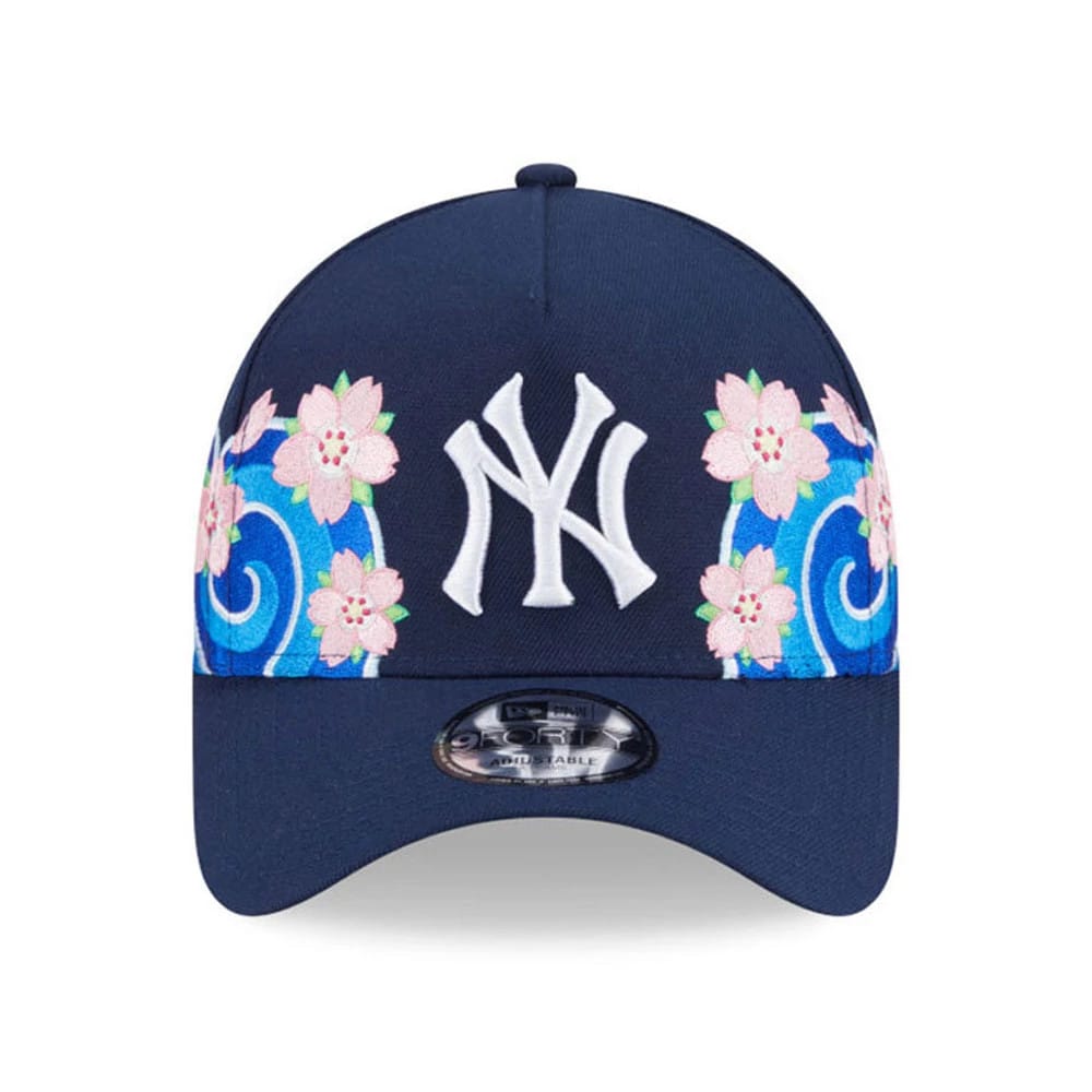 Pictured is this MLB Sakura New York Yankees 9FORTY A-Frame cap in dark blue. 2