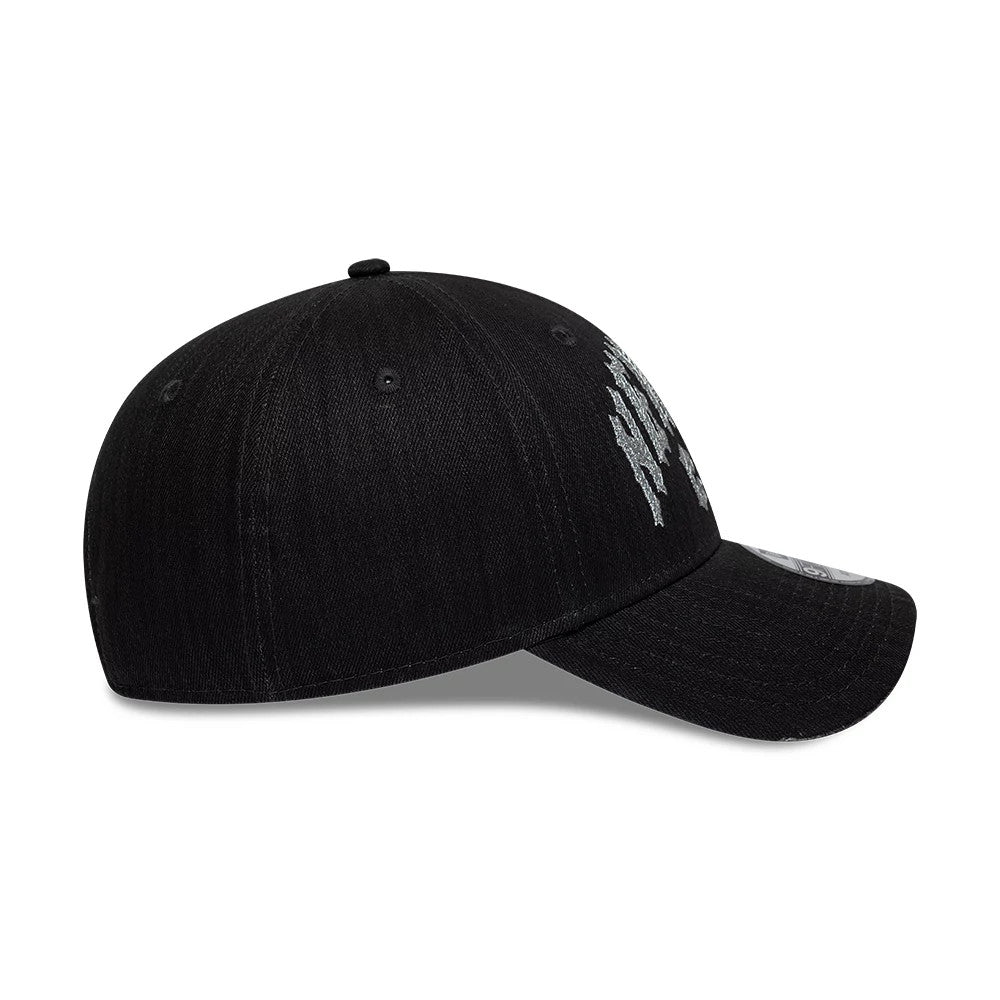 Pictured is this New Era Street Archived 9FORTY cap in black. 6