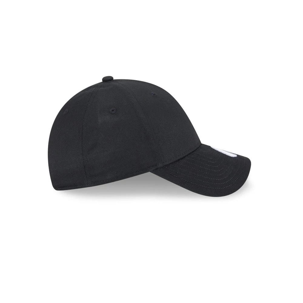 Pictured is this MLB Mix League New York Yankees 9FORTY cap in black. 6