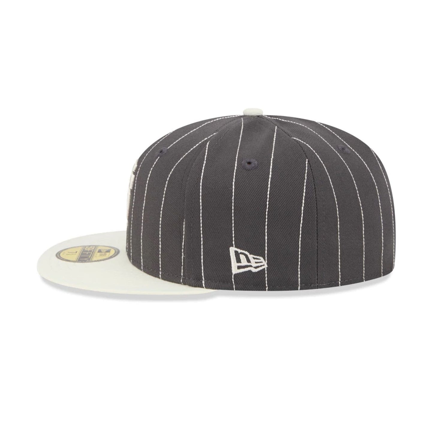 Pictured is this MLB Stripes San Francisco Giants 59FIFTY Fitted cap in dark grey. 6