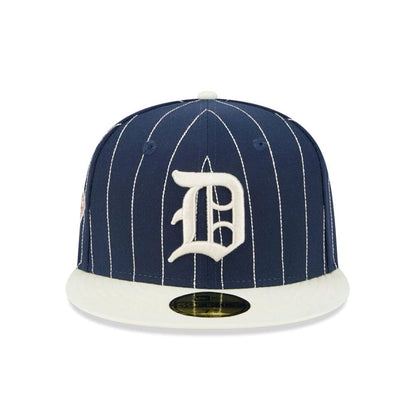 Pictured is this MLB Stripes Detroit Tigers 59FIFTY Fitted cap in dark blue. 3