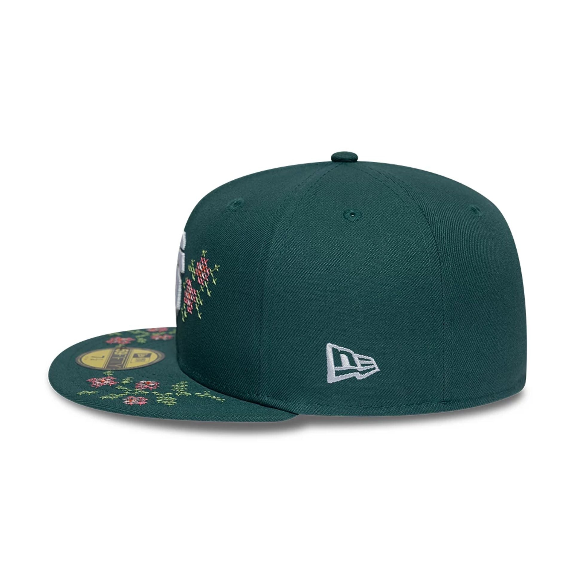 Pictured is this MLB Garden San Francisco Giants 59FIFTY Fitted cap in dark green. 5