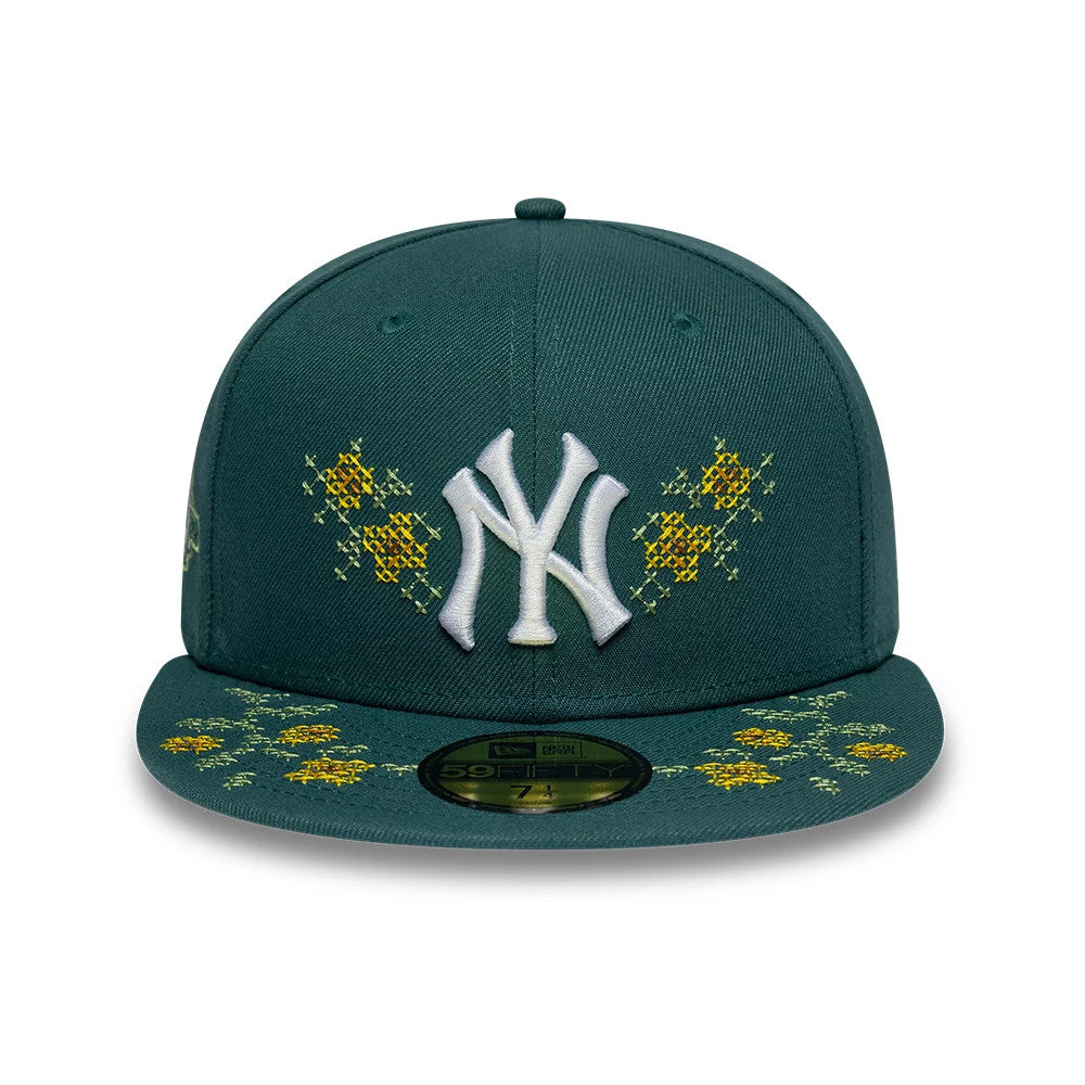 Pictured is this MLB Garden New York Yankees 59FIFTY Fitted cap in dark green. 2