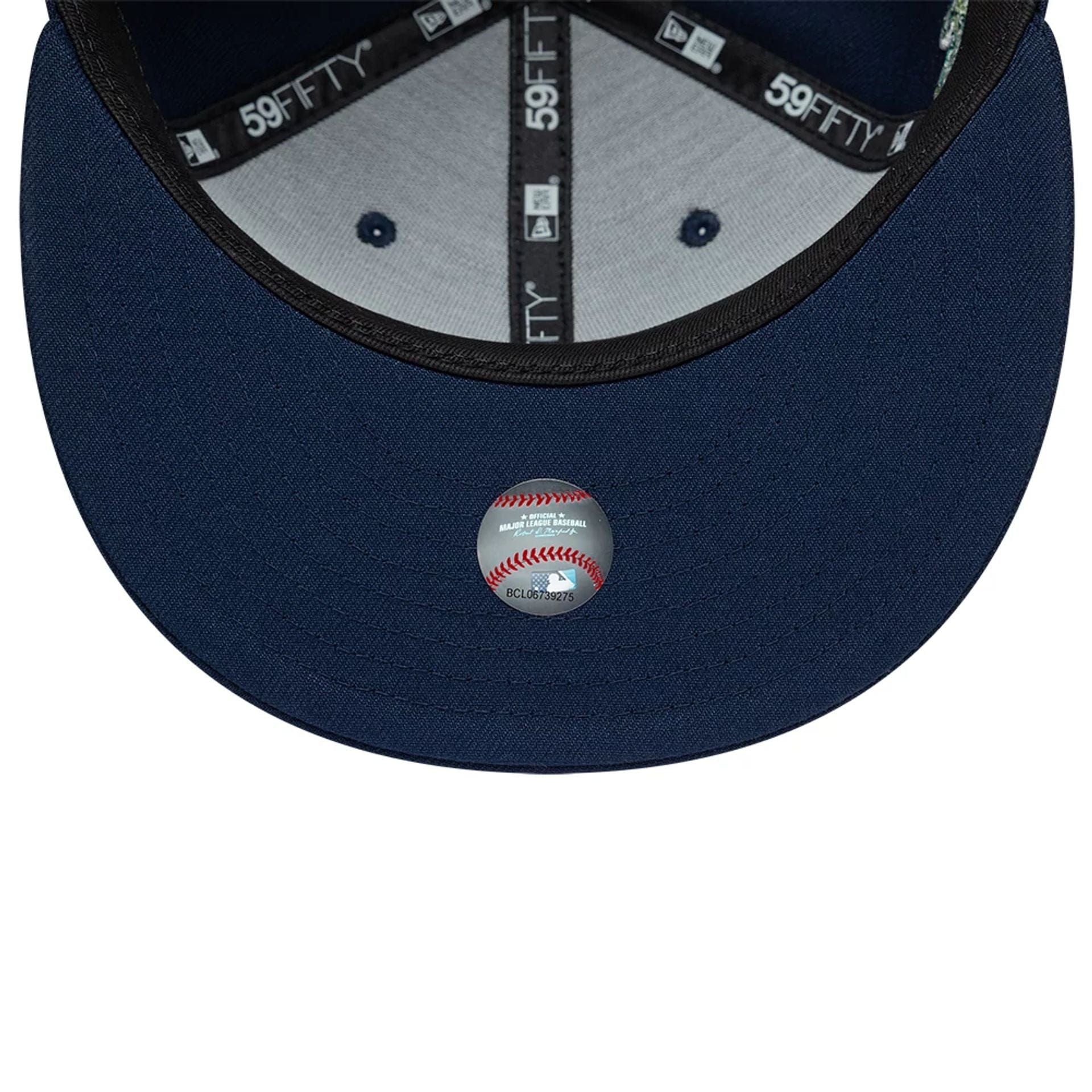 Pictured is this MLB Garden New York Mets 59FIFTY Fitted cap in dark blue. 7