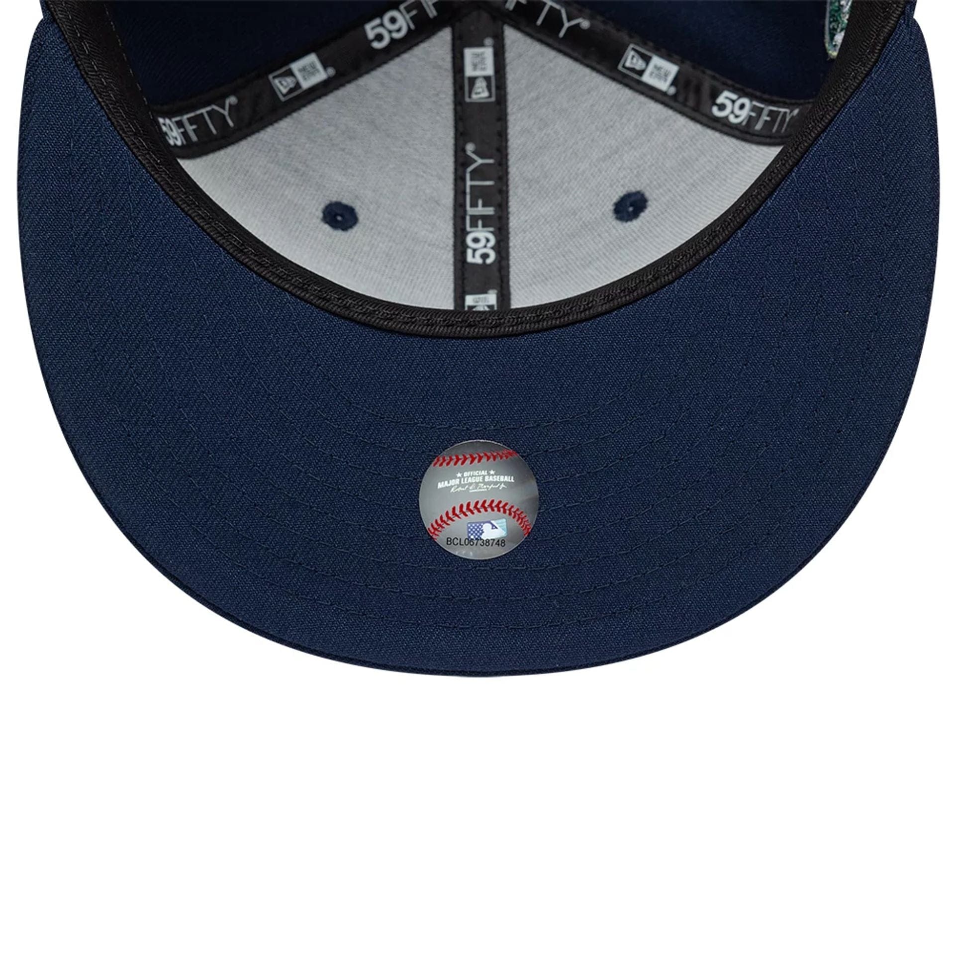 Pictured is this MLB Garden LA Dodgers 59FIFTY Fitted cap in dark blue. 7