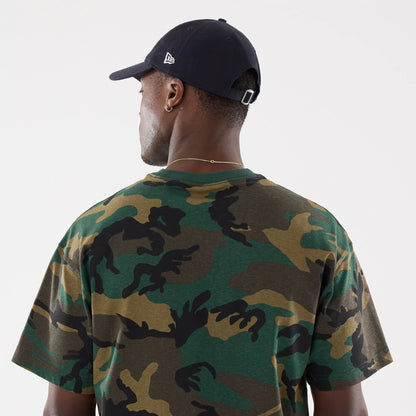 The model is wearing this MLB Camo New York Yankees T-Shirt in Woodland Camo. 7