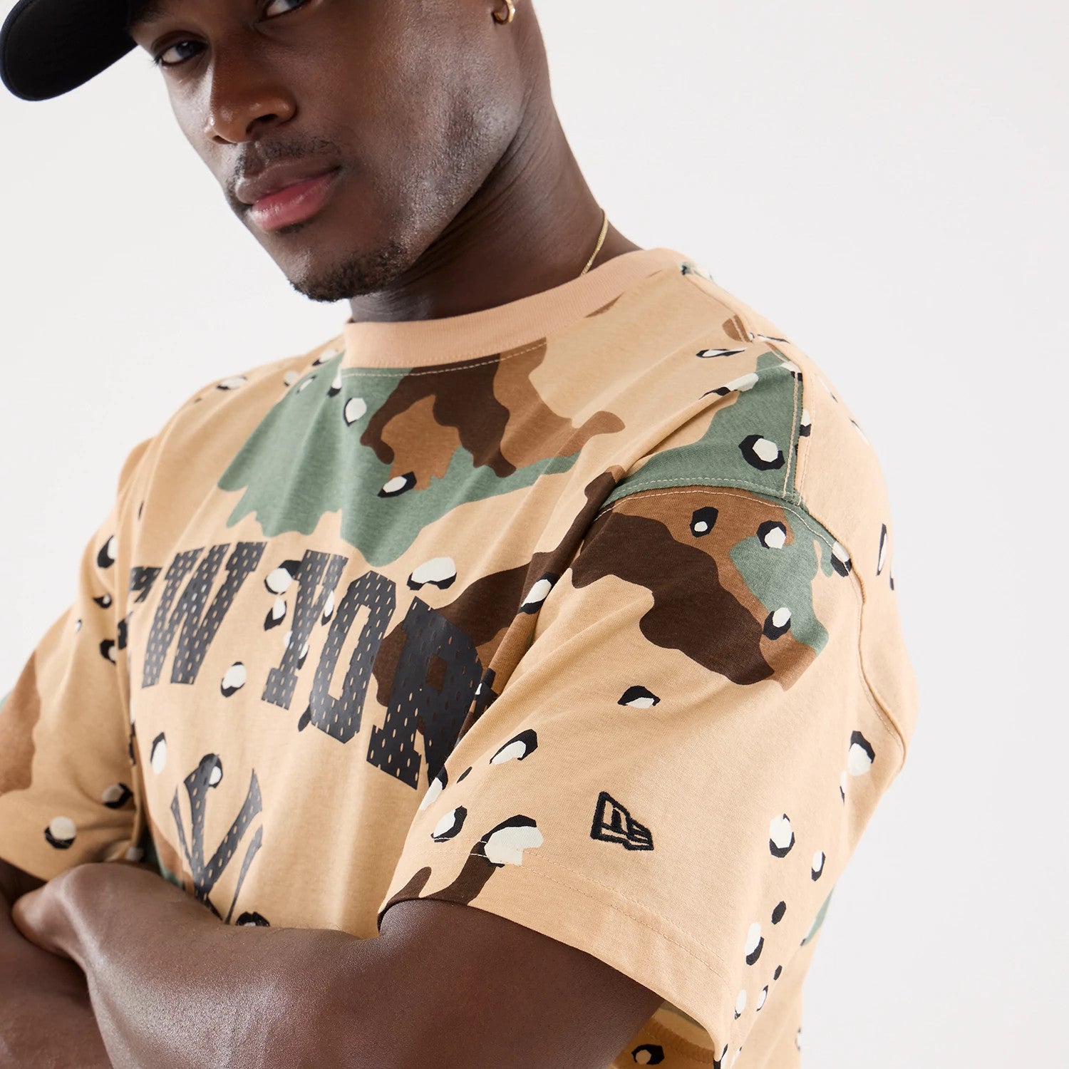 The model is wearing this MLB Camo New York Yankees T-Shirt in Desert Camo . 5