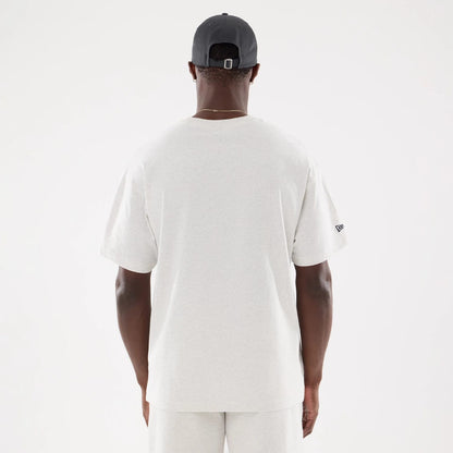 The model is wearing this MLB Comfort New York Yankees T-Shirt in grey. 2