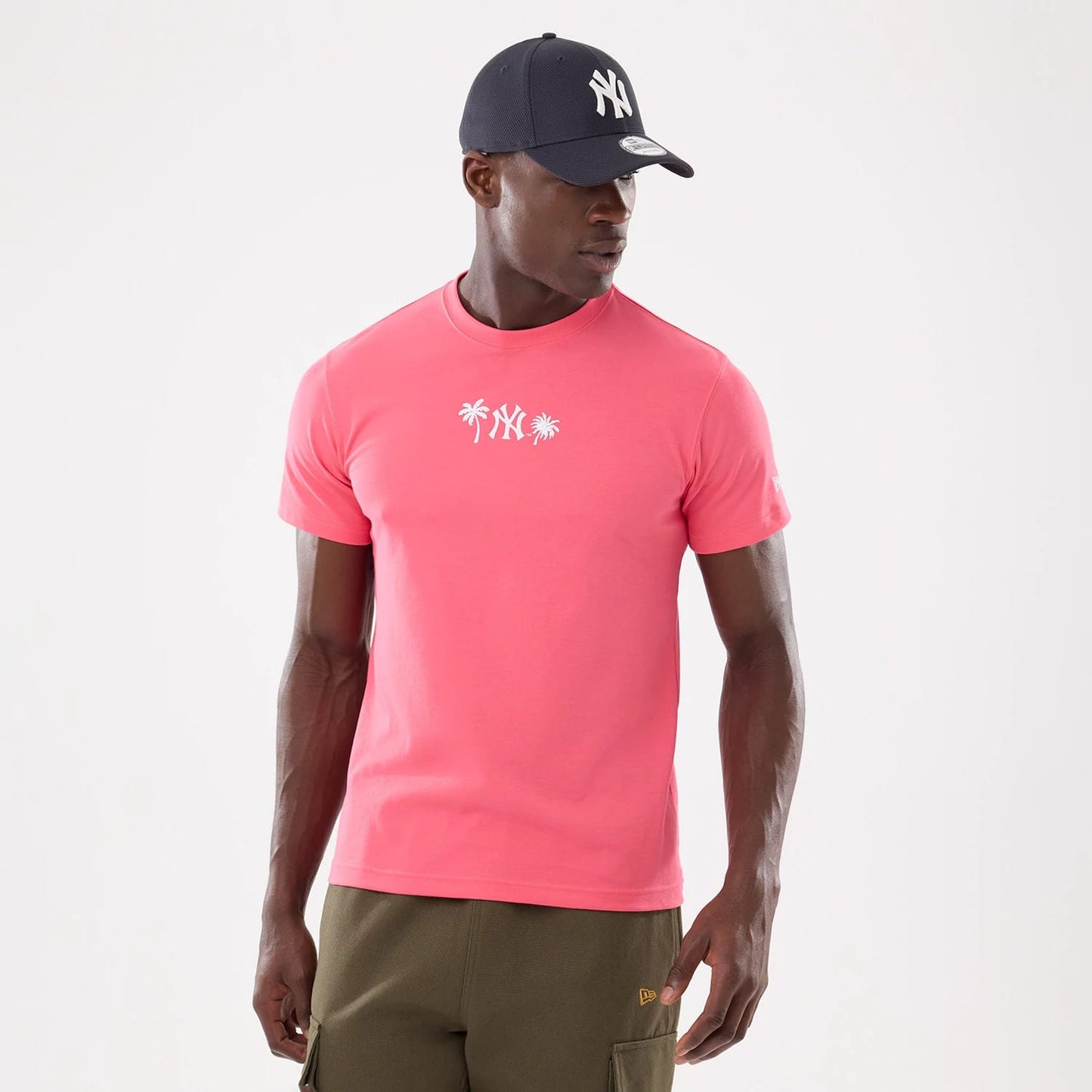 The model is wearing this MLB Resort New York Yankees T-Shirt in pink. 1