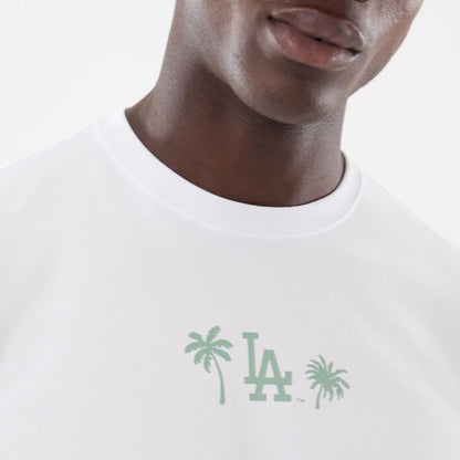 The model is wearing this MLB Resort LA Dodgers T-Shirt in white. 3