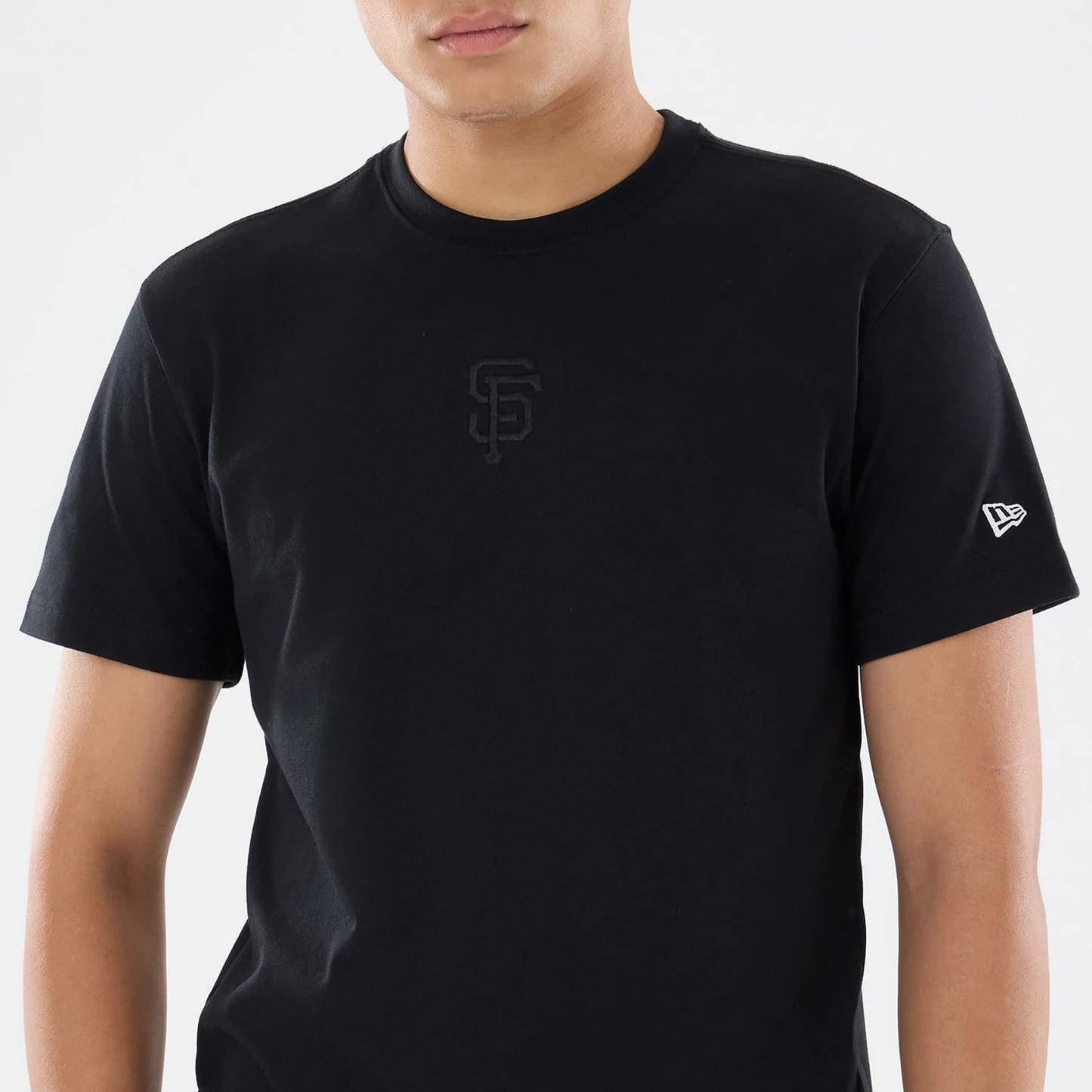 The model is wearing this MLB Cartoon San Francisco Giants T-Shirt in black. 6