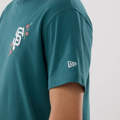 The model is wearing this MLB Garden San Francisco Giants T-Shirt in dark green. 5